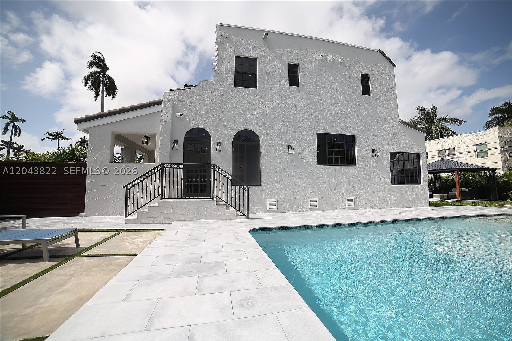 HOLLYWOOD LAKES SECTION - Residential Lease