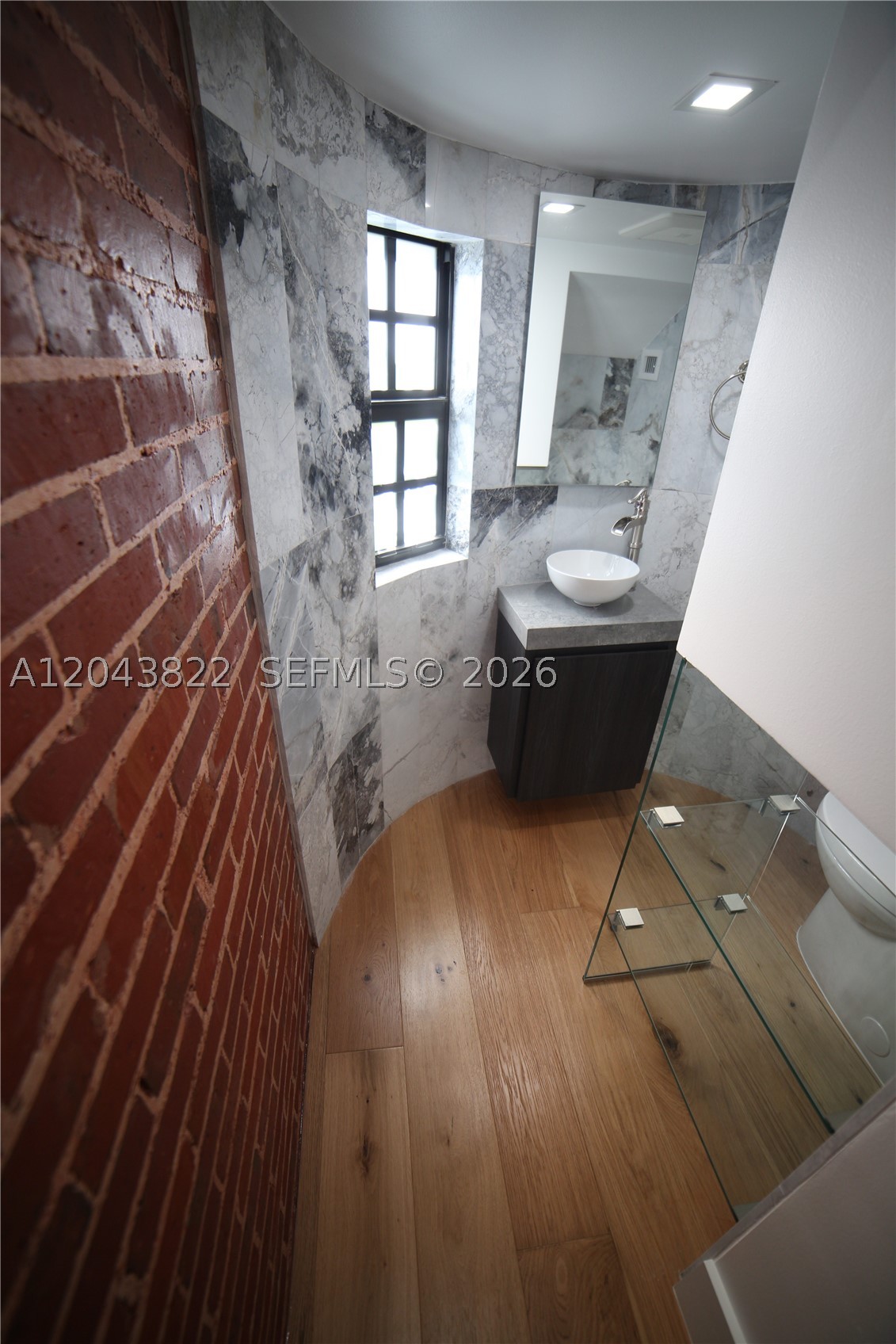 HOLLYWOOD LAKES SECTION - Residential Lease