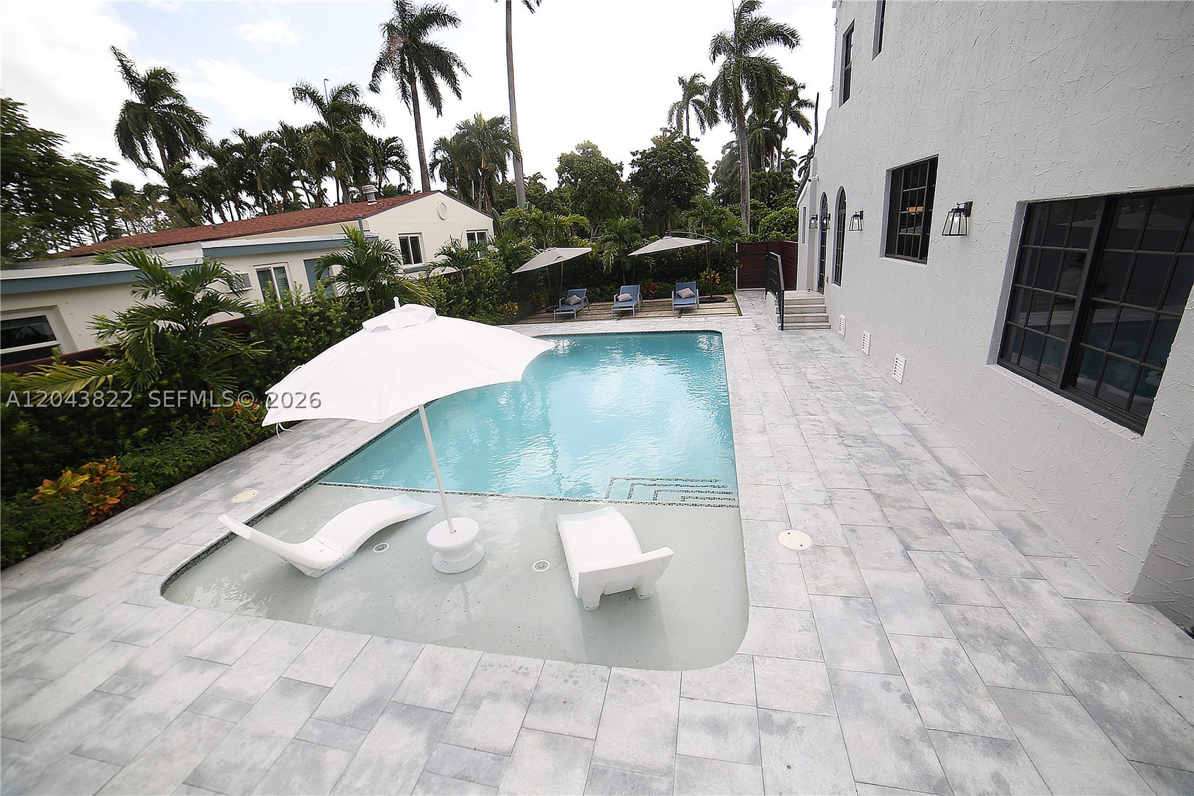 HOLLYWOOD LAKES SECTION - Residential Lease