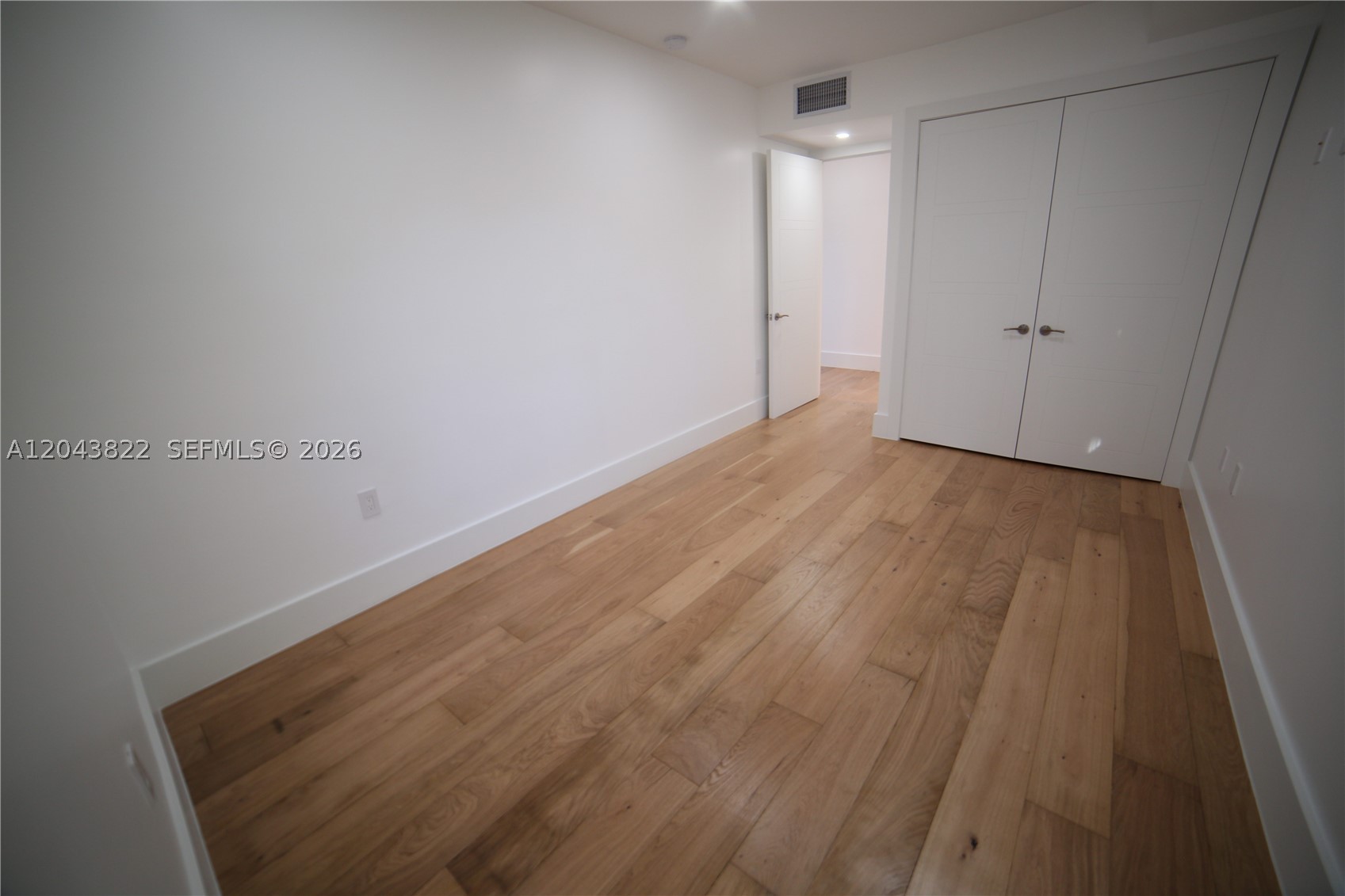 HOLLYWOOD LAKES SECTION - Residential Lease