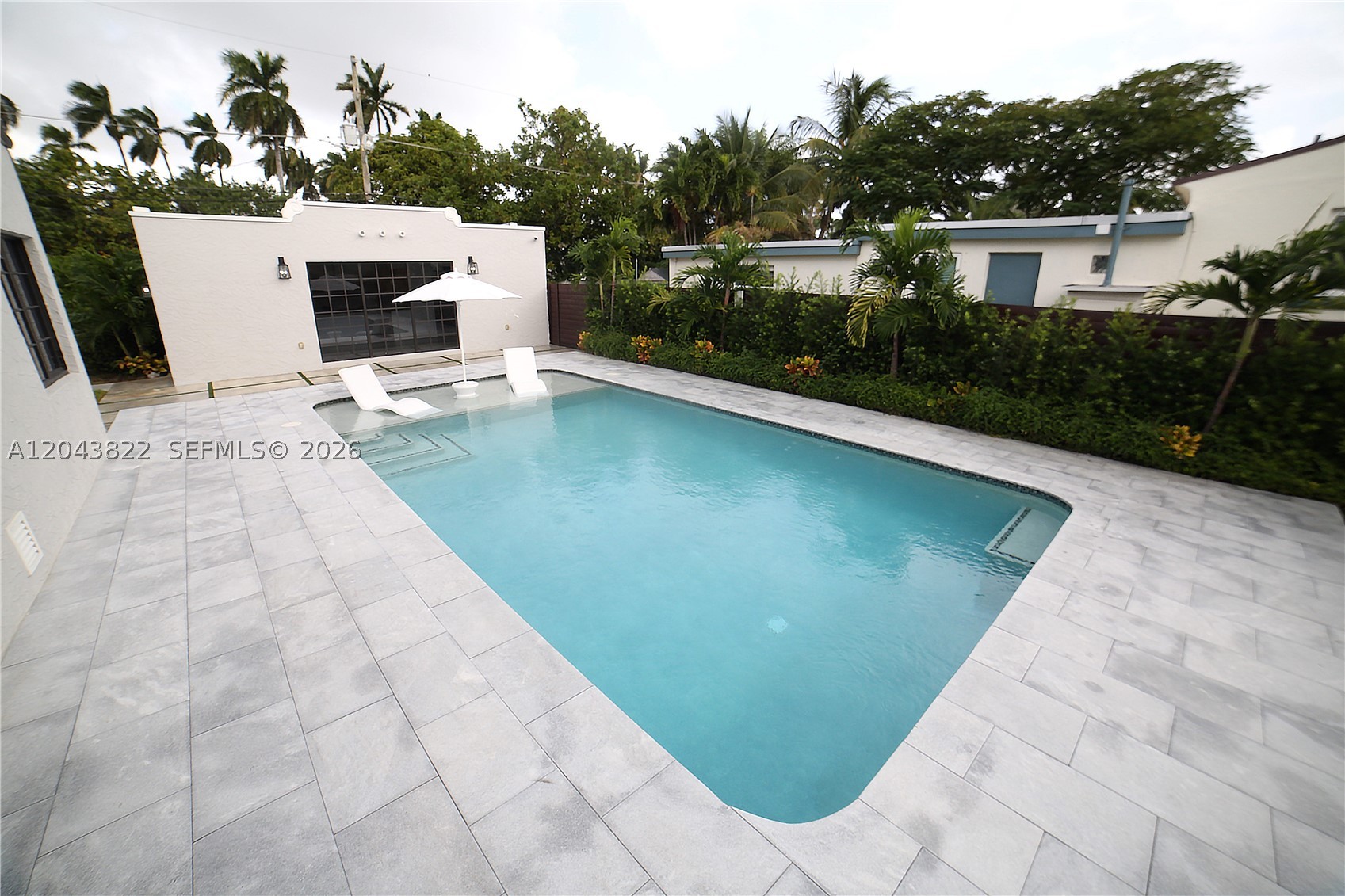 HOLLYWOOD LAKES SECTION - Residential Lease