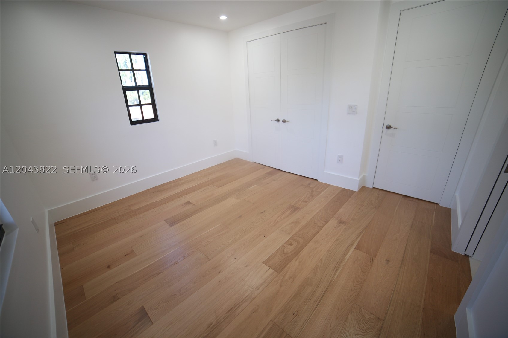 HOLLYWOOD LAKES SECTION - Residential Lease