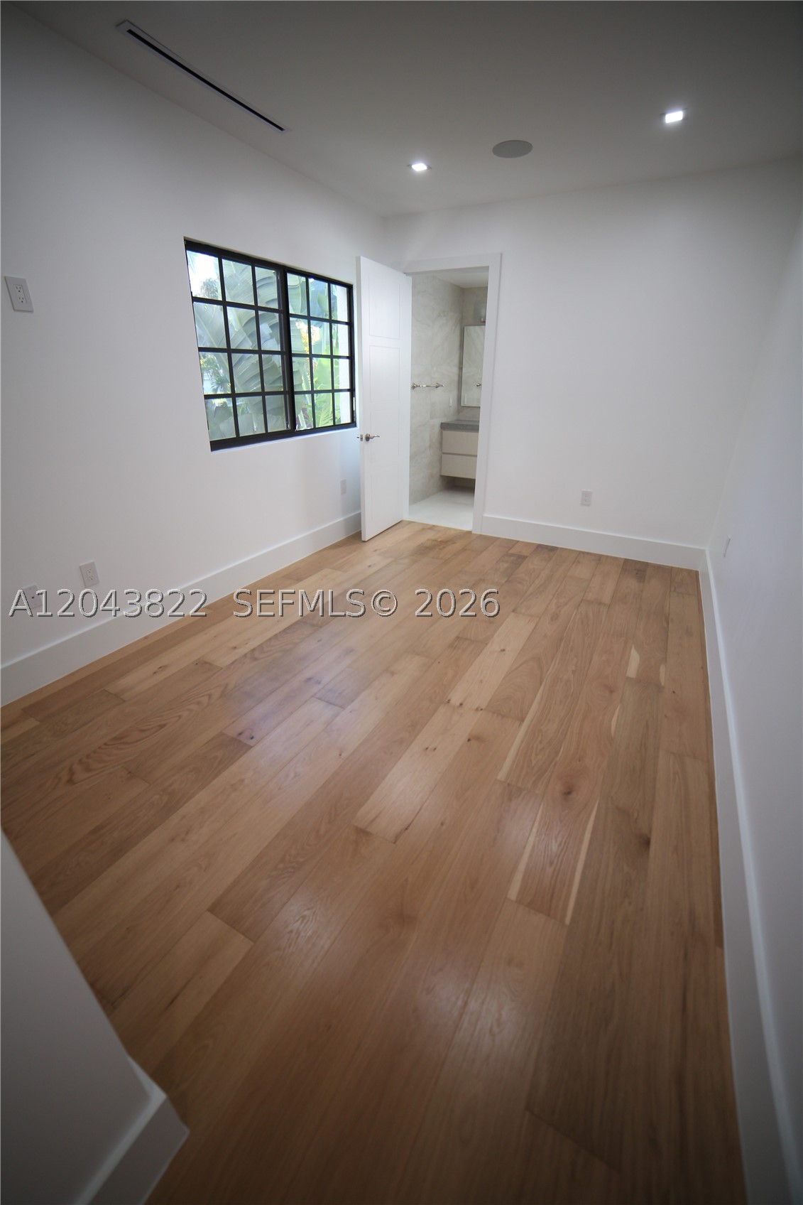 HOLLYWOOD LAKES SECTION - Residential Lease