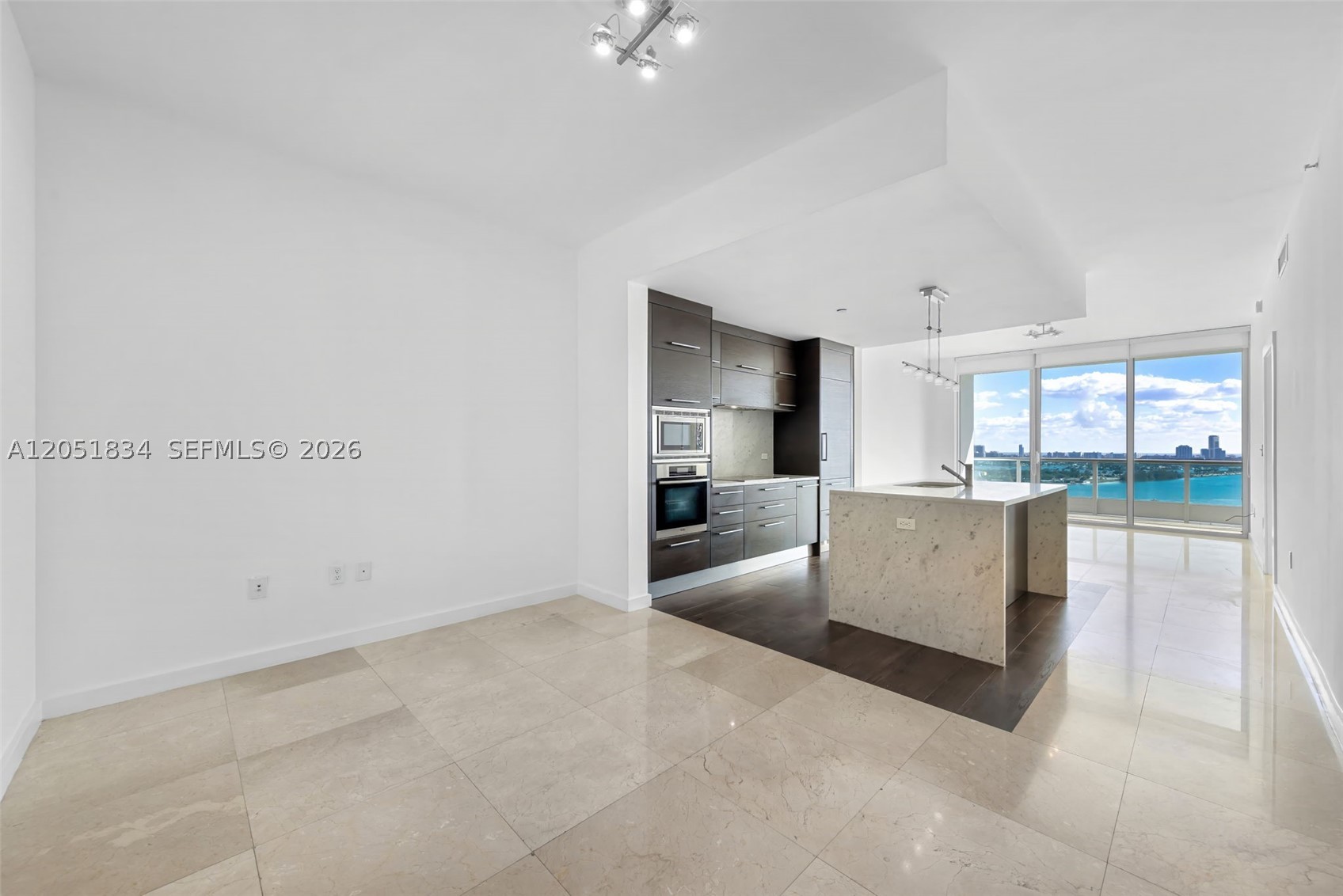900 BISCAYNE BAY CONDO - Residential Lease