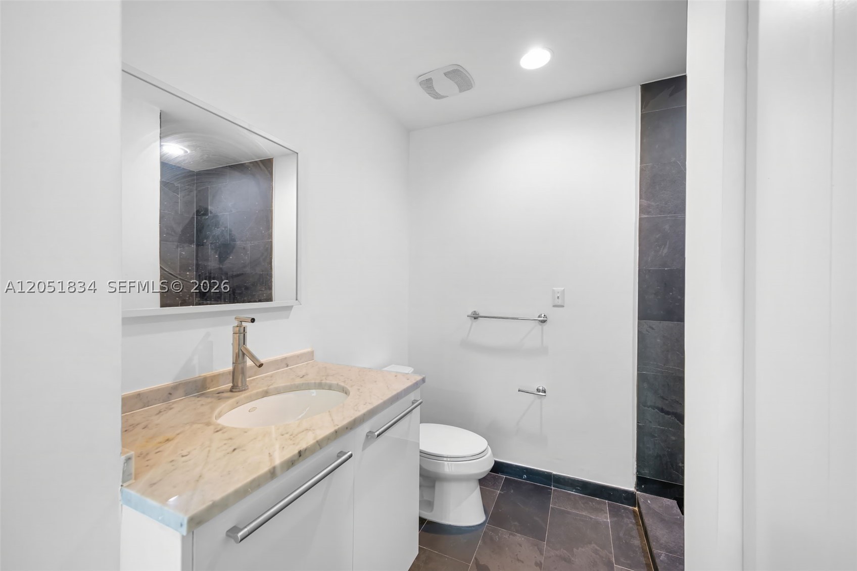 900 BISCAYNE BAY CONDO - Residential Lease
