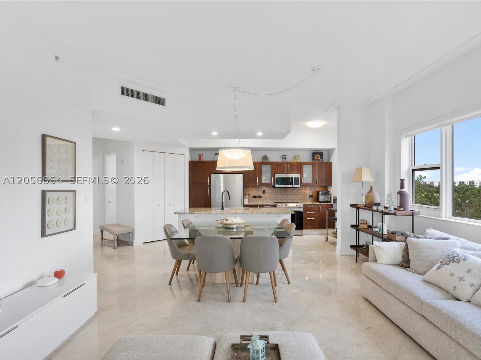 TURNBERRY VLG NO TOWER CO - Residential