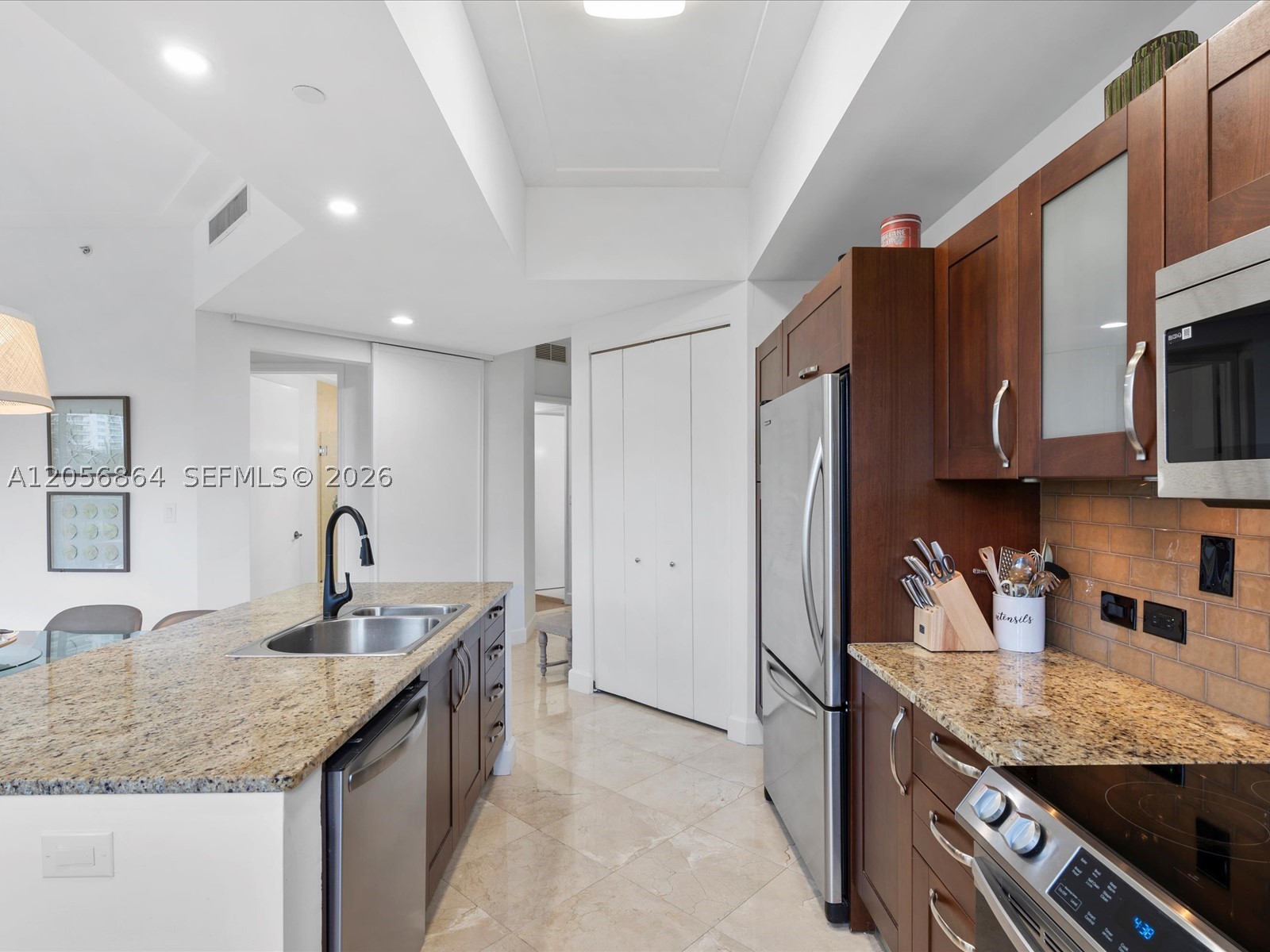 TURNBERRY VLG NO TOWER CO - Residential
