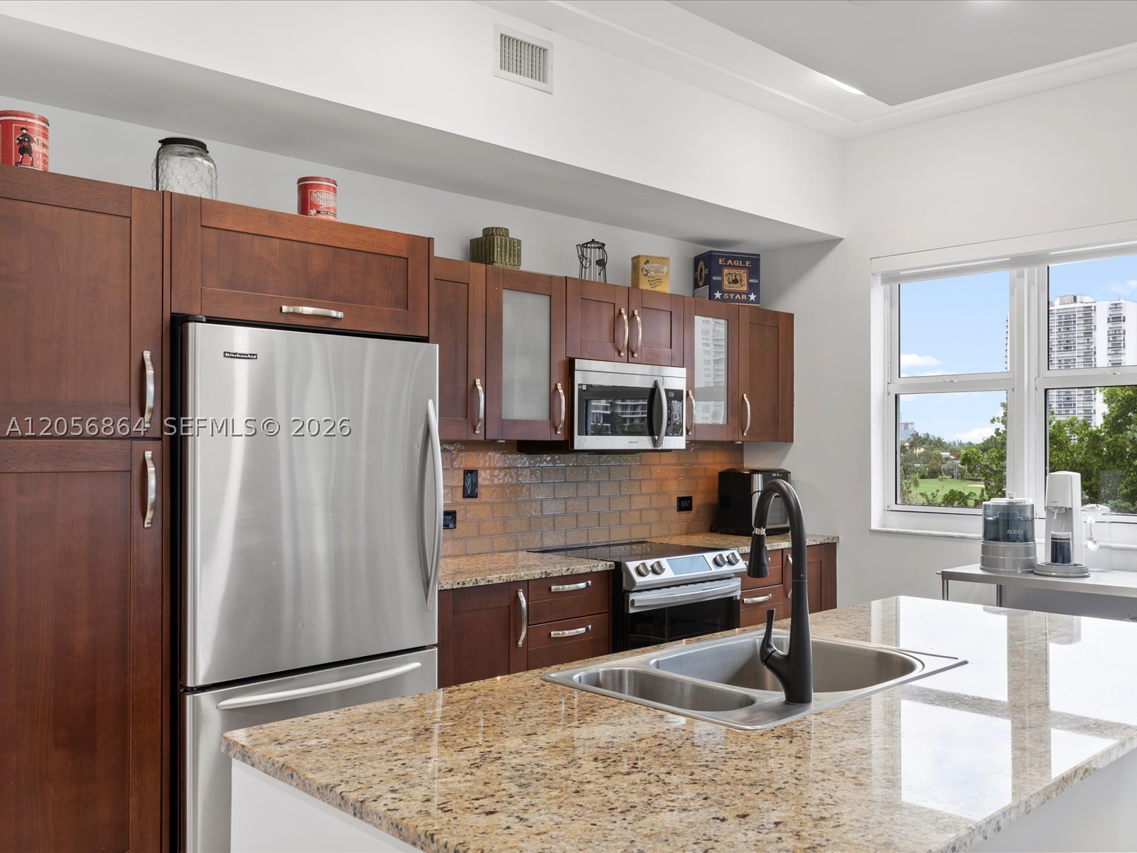 TURNBERRY VLG NO TOWER CO - Residential