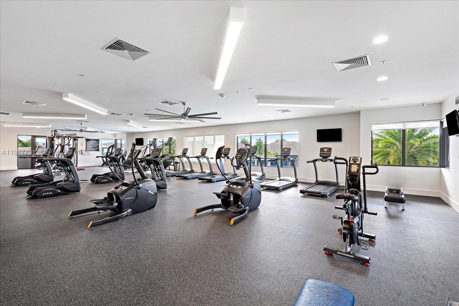DOWNTOWN DORAL SOUTH PHAS - Residential