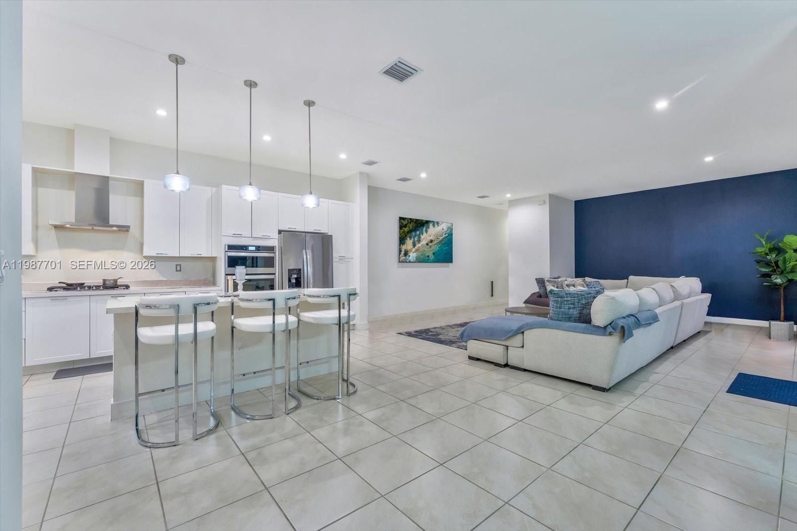 DOWNTOWN DORAL SOUTH PHAS - Residential
