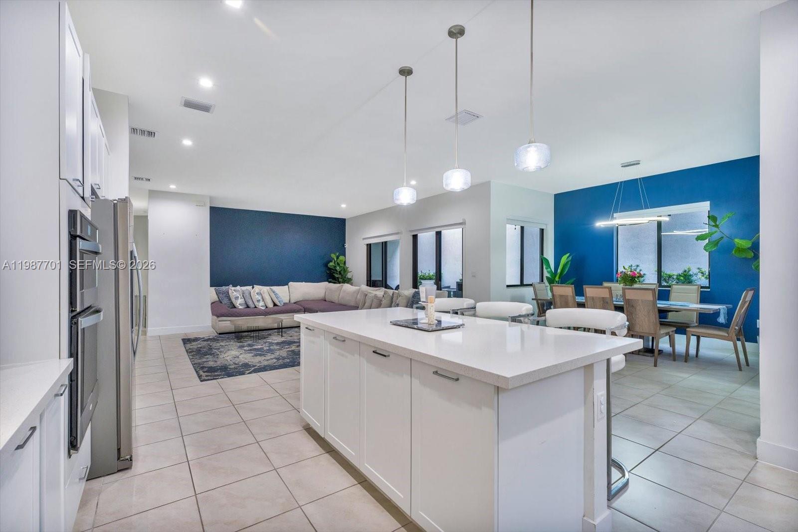 DOWNTOWN DORAL SOUTH PHAS - Residential