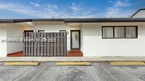 LARO GALLOWAY VILLAS COND - Residential