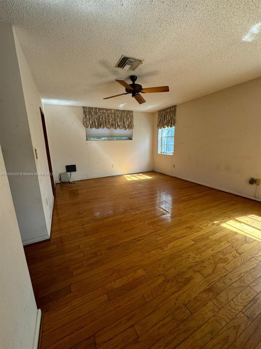 SKY LAKE - Residential Lease
