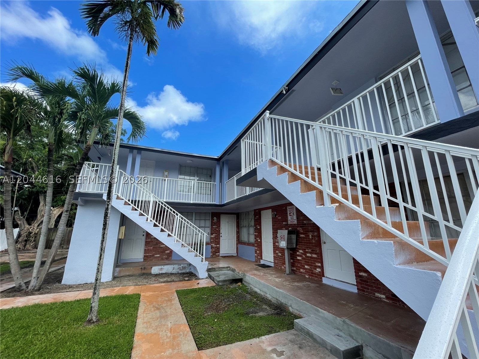 2 BEDROOM 1 BATH UNIT ON THE 2ND FLOOR 1 ASSIGNED PARKING SPACE, POOL LAUNDRY ON SITE. WALKING DISTANCE TO RESTAURANTS LESS THAN 10 MINUTES TO I95. CHARMING QUIET NEIGHBORHOOD CENTRALLY LOCATED JUST OFF THE 79TH ST CAUSEWAY.EXCELLENT OPPORTUNITY FOR AN INVESTOR. THERE IS A GREAT TENANT IN THE APARTMENT PAYING $2050.00