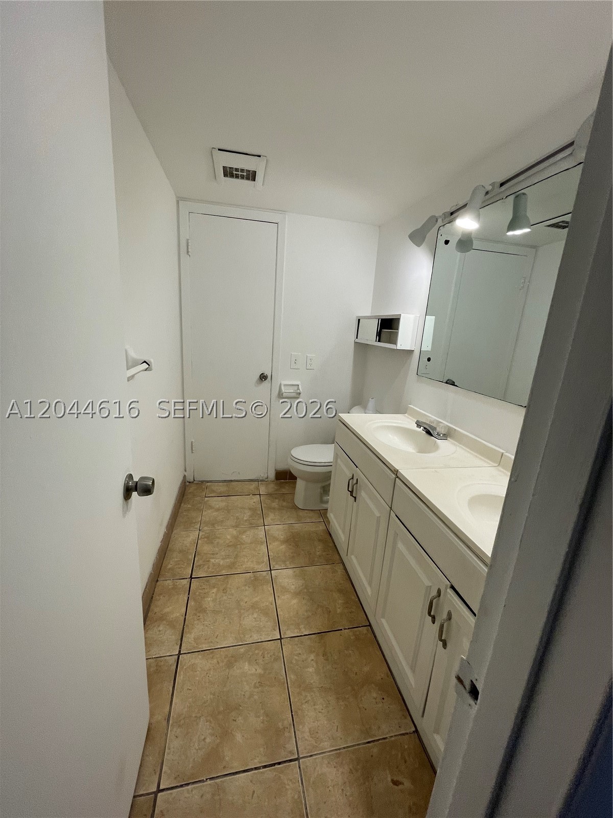 BAYSHORE TREASURE CONDO - Residential