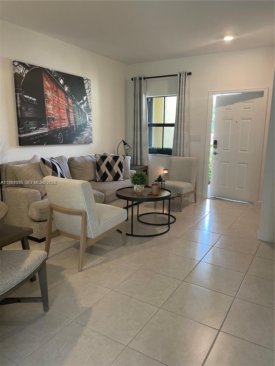 TROTTERS CHASE - Residential