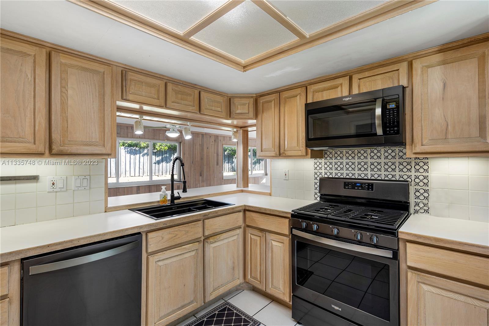 CYPRESS COVE ESTS SEC 2 - Residential