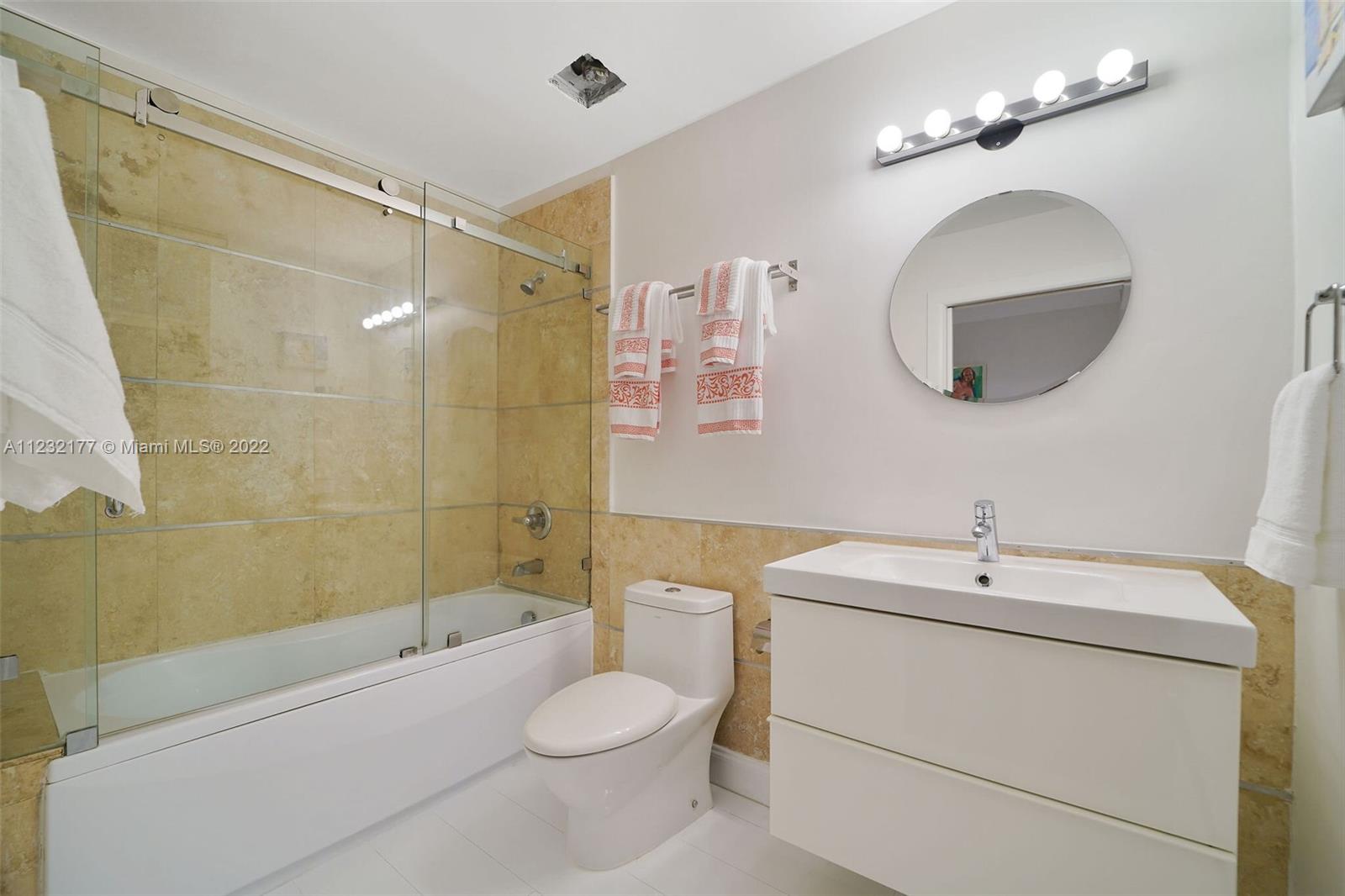 ESSENZA AT 1410 EUCLID CO - Residential Lease