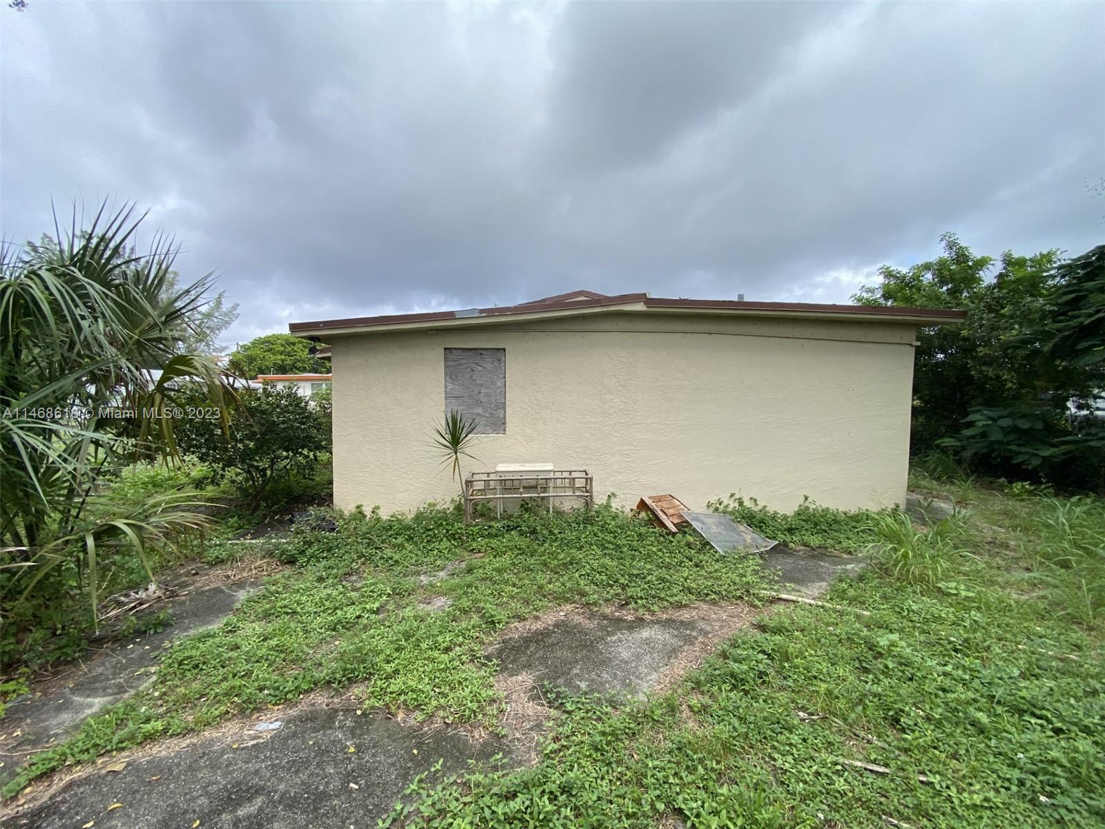 NORTH WEST LAUDERDALE - Residential