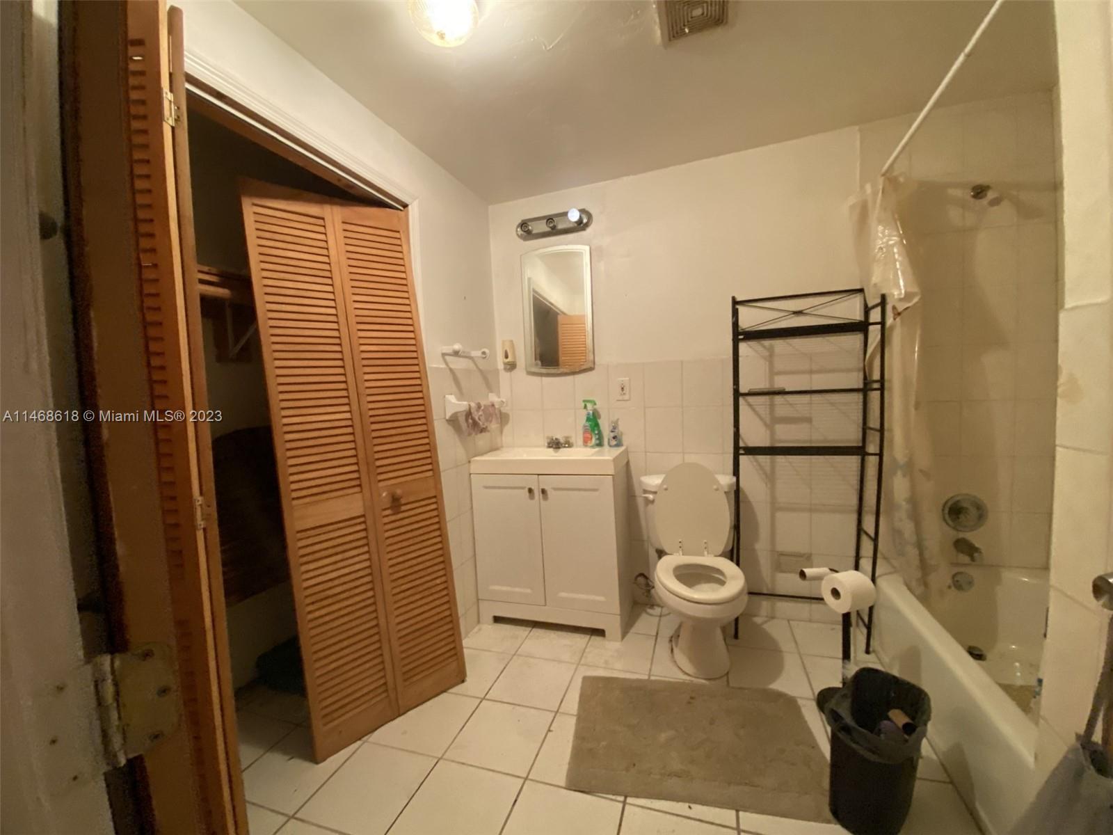 NORTH WEST LAUDERDALE - Residential