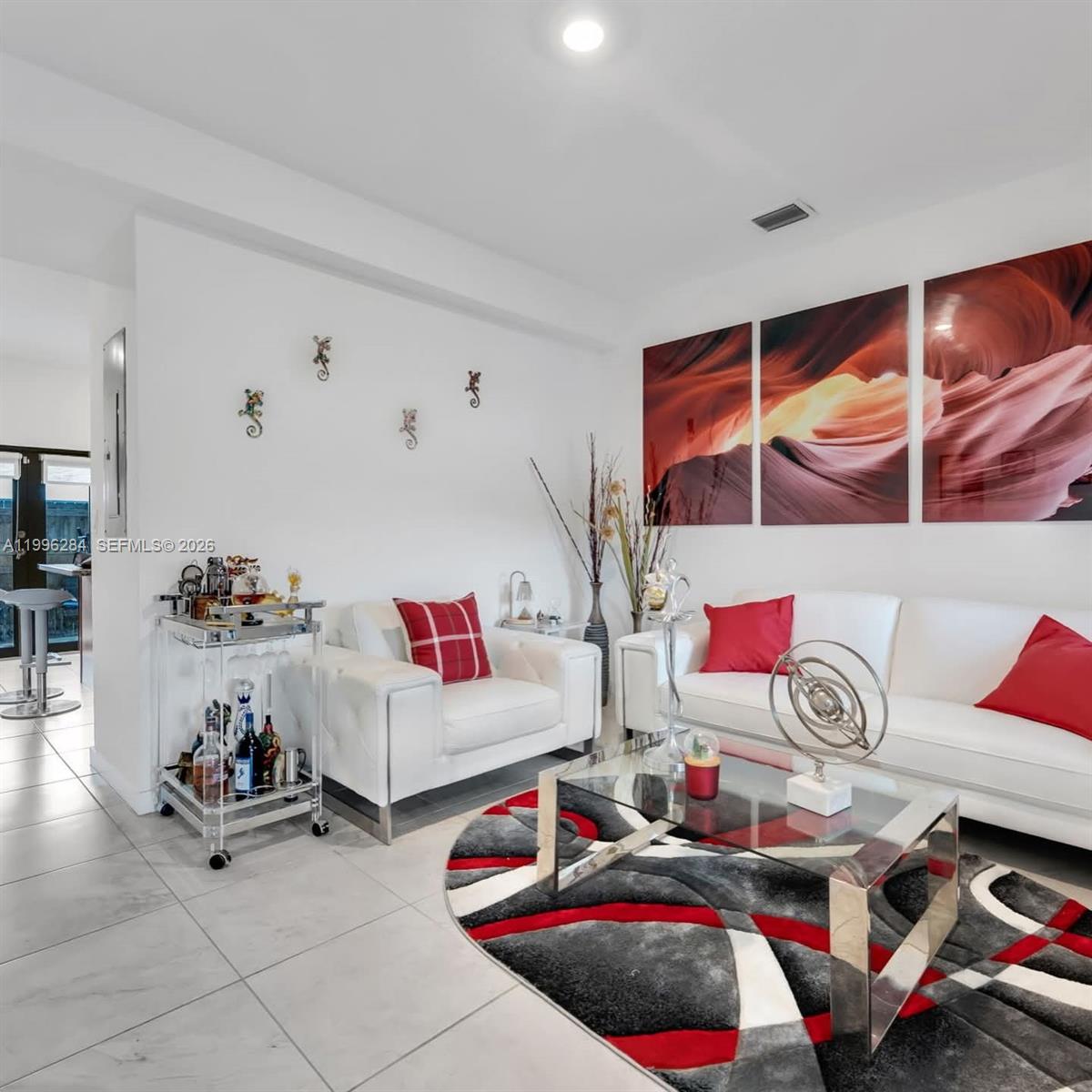 TROPICAL BREEZE TOWNHOUSE - Residential