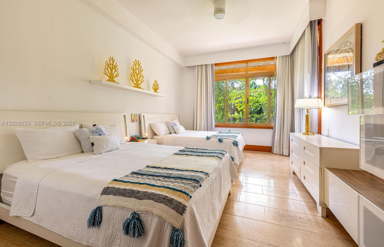 Los Altos II - Residential Lease