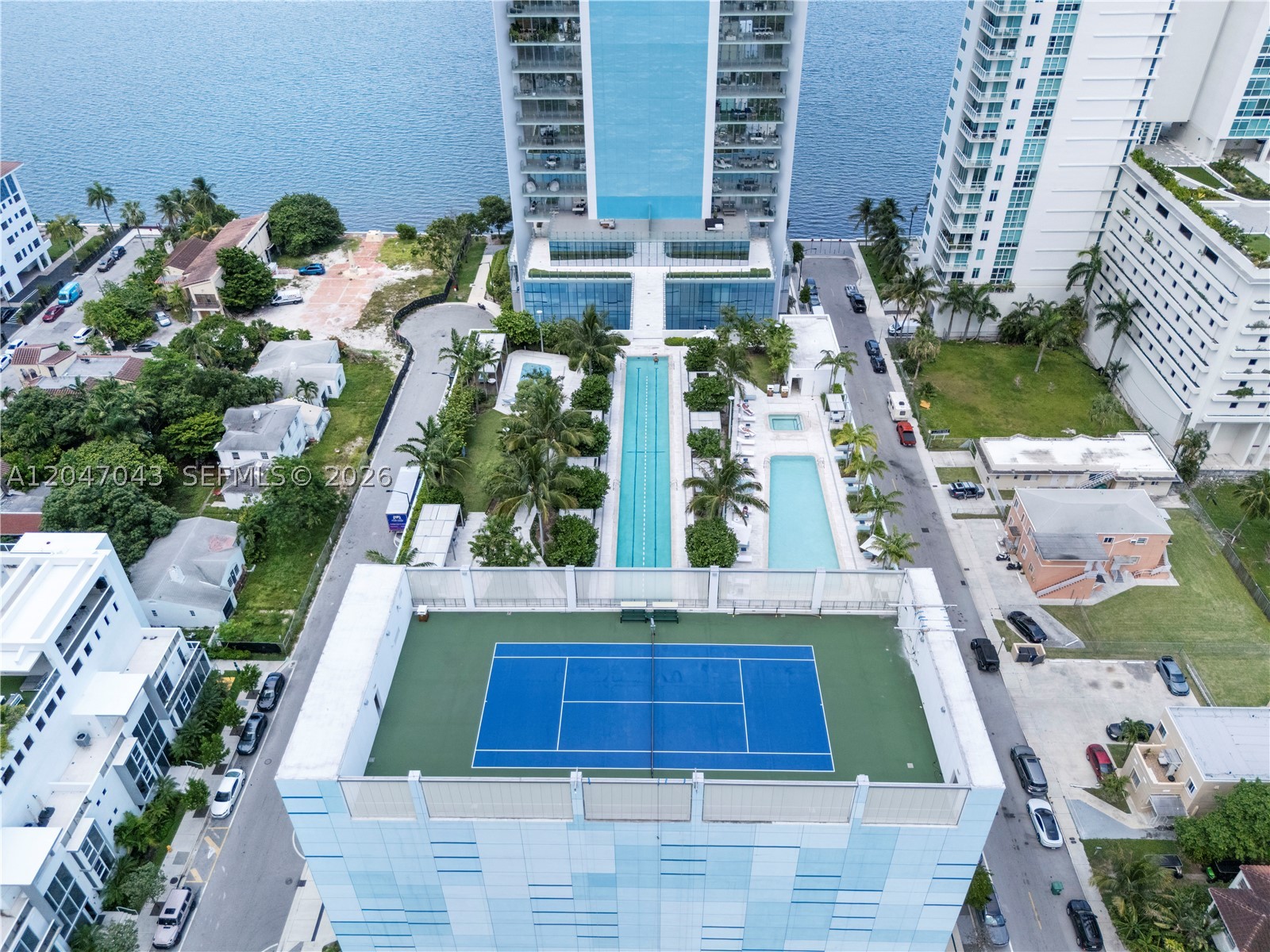 ESCOTTONIA PARK - Residential