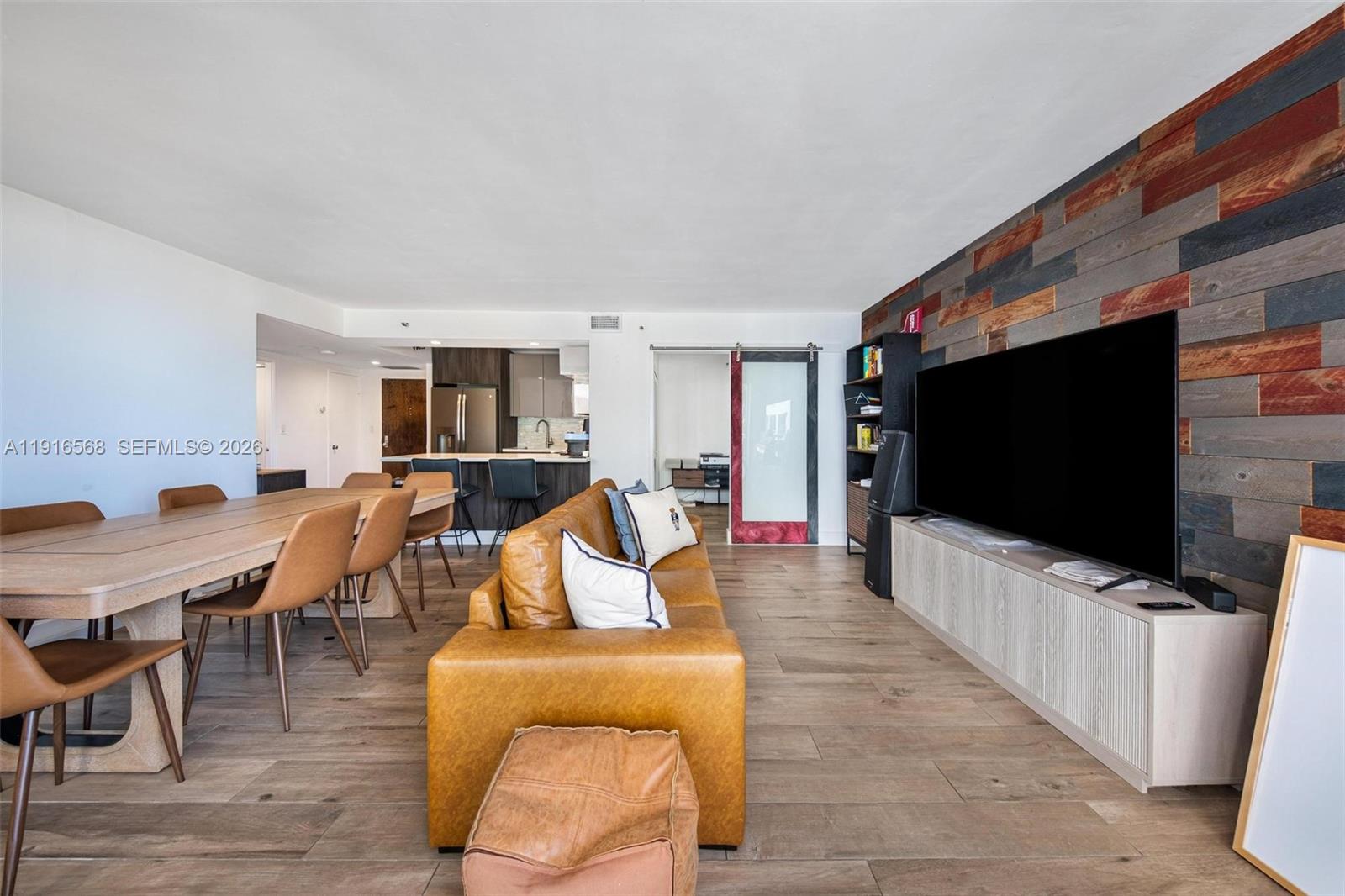 THE PALACE CONDO - Residential