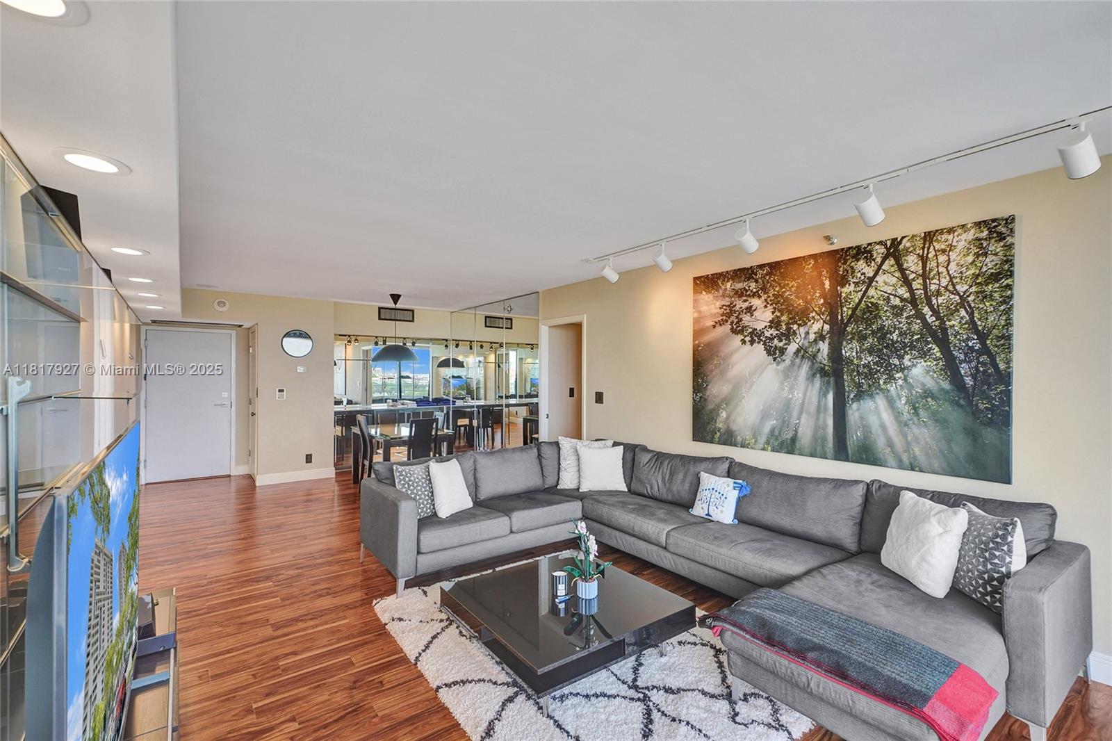 DELVISTA TOWERS CONDO TOW - Residential Lease
