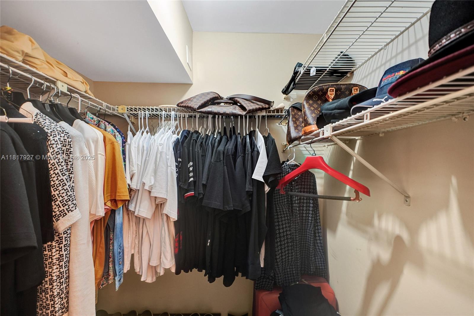 DELVISTA TOWERS CONDO TOW - Residential Lease