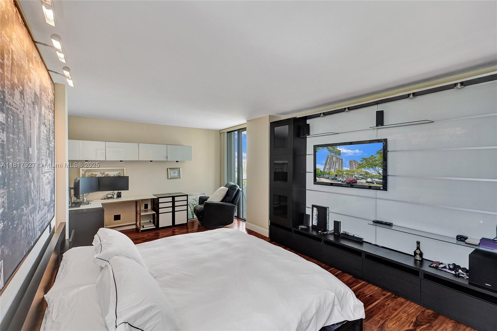 DELVISTA TOWERS CONDO TOW - Residential Lease
