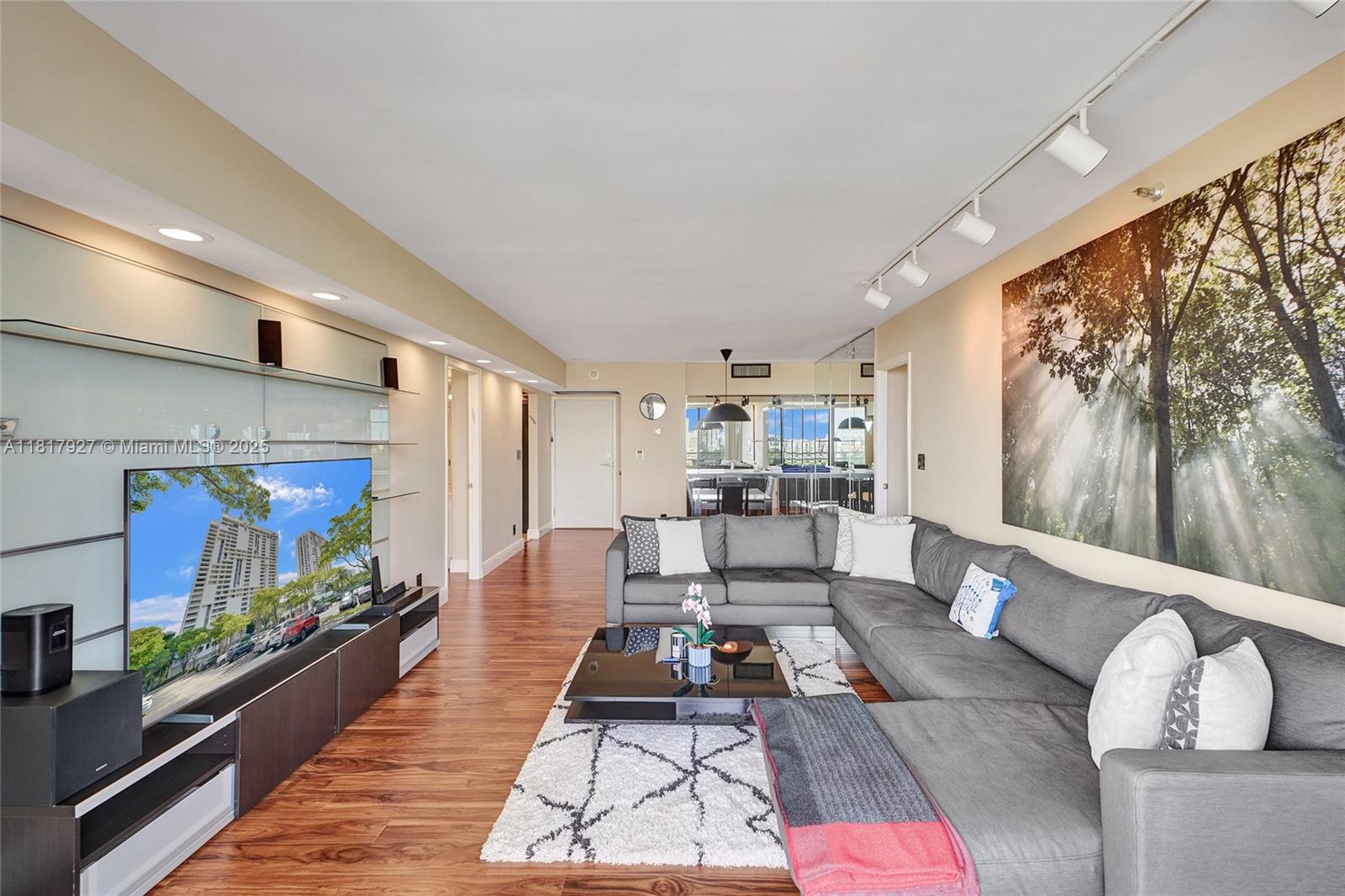 DELVISTA TOWERS CONDO TOW - Residential Lease