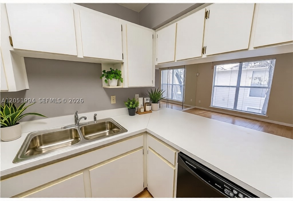 HAMILTON PLACE II A CONDO - Residential Lease