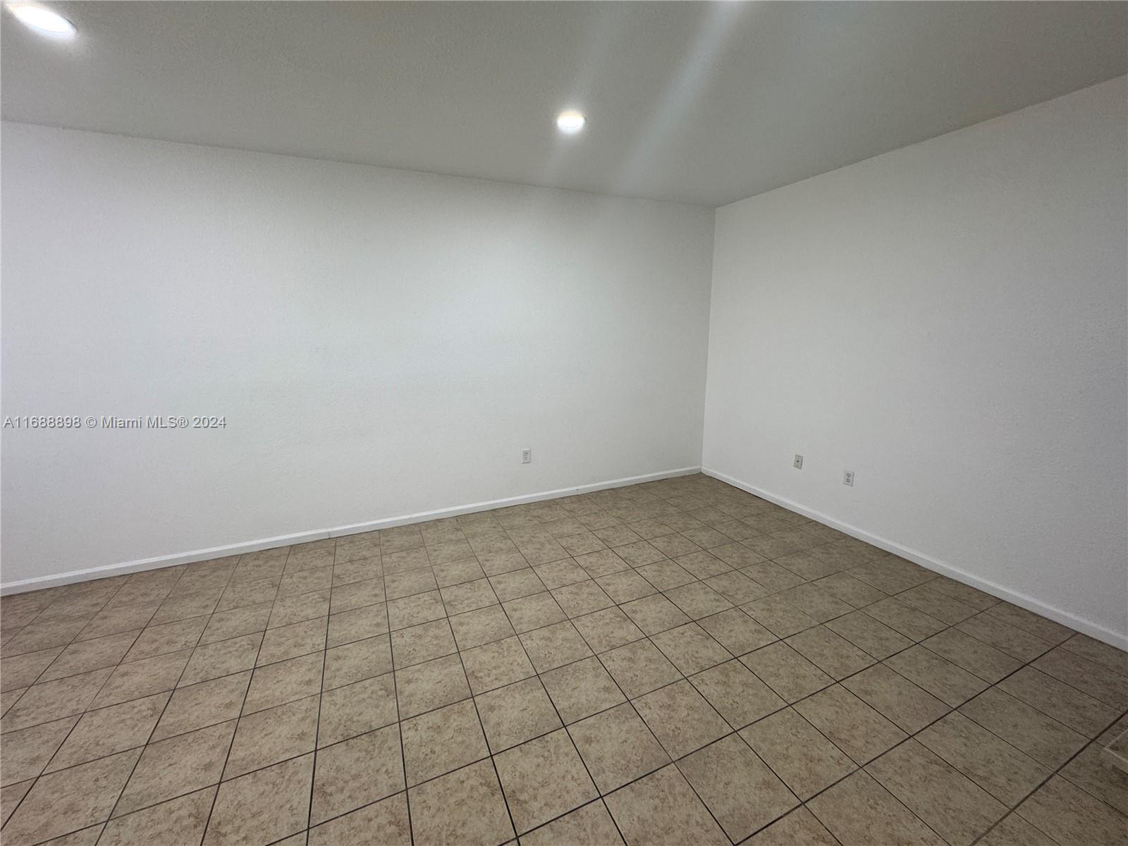 SOLABELLA CONDO - Residential Lease