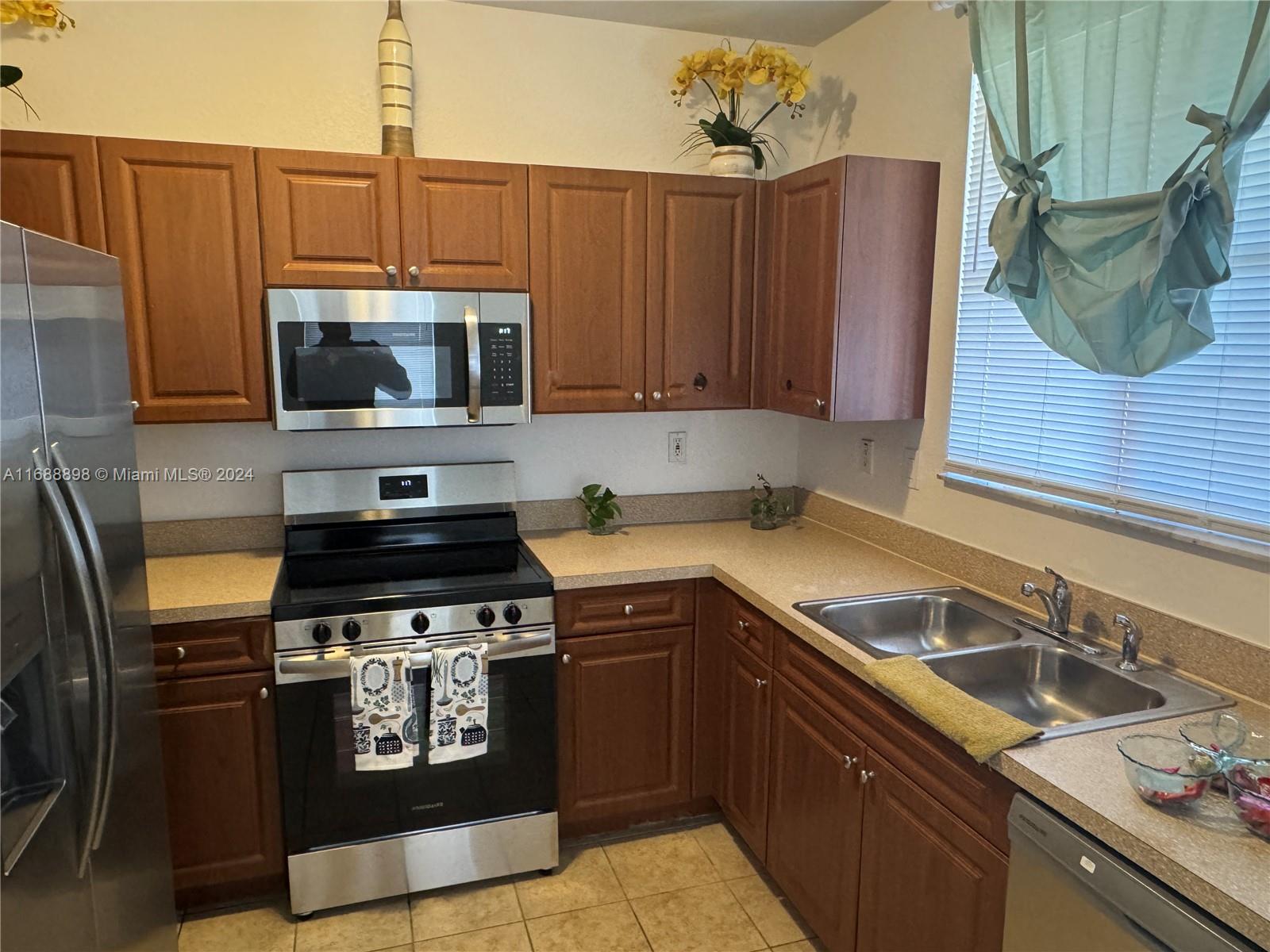 SOLABELLA CONDO - Residential Lease