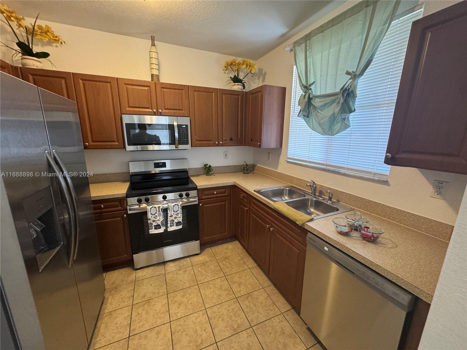 SOLABELLA CONDO - Residential Lease