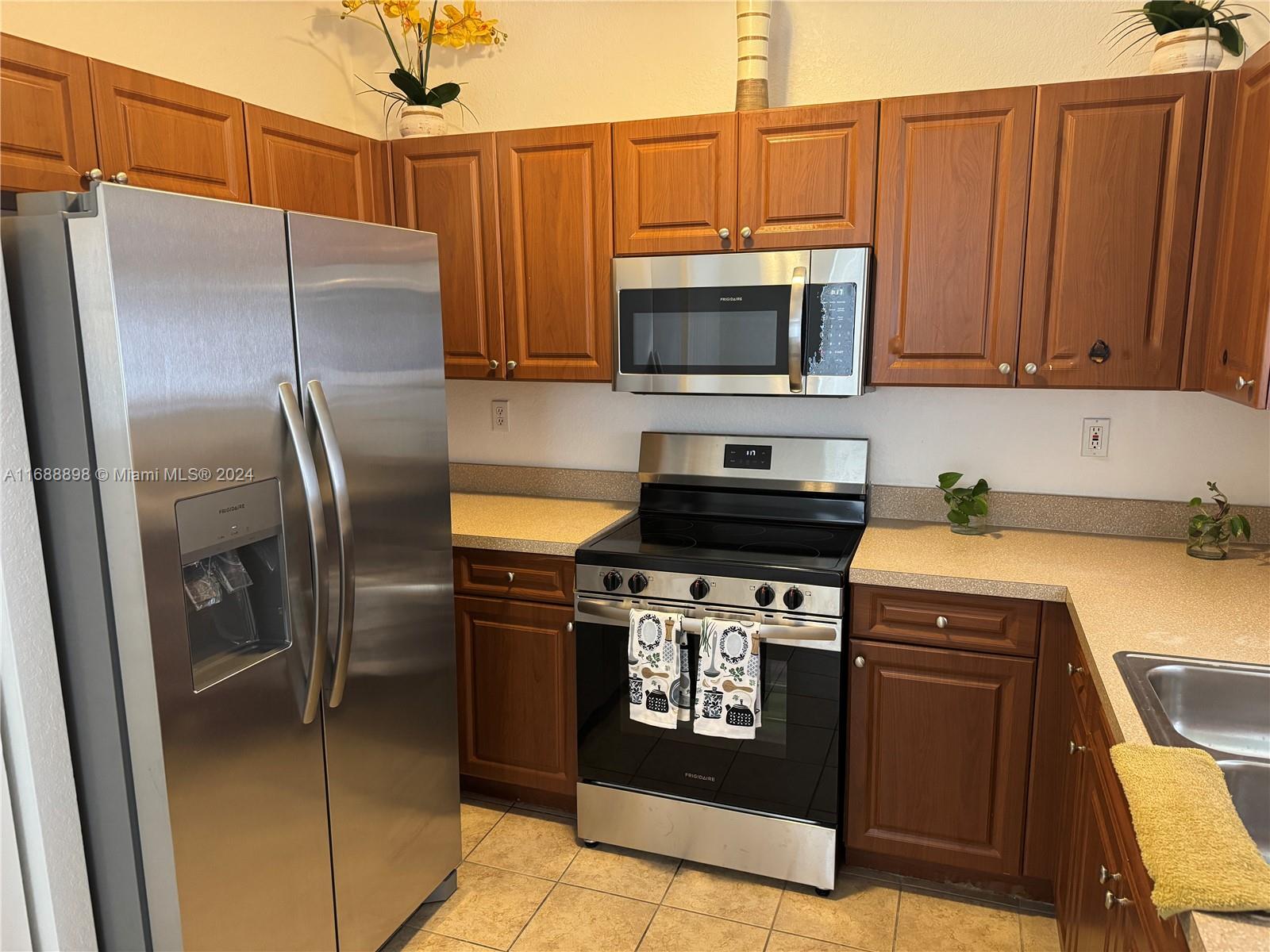 SOLABELLA CONDO - Residential Lease