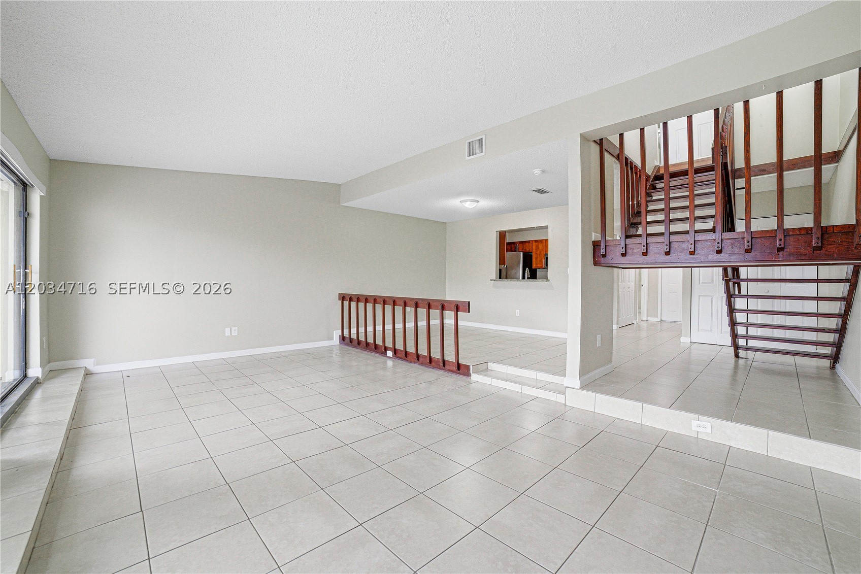TOWNHOMES OF COUNTRY LAKE - Residential