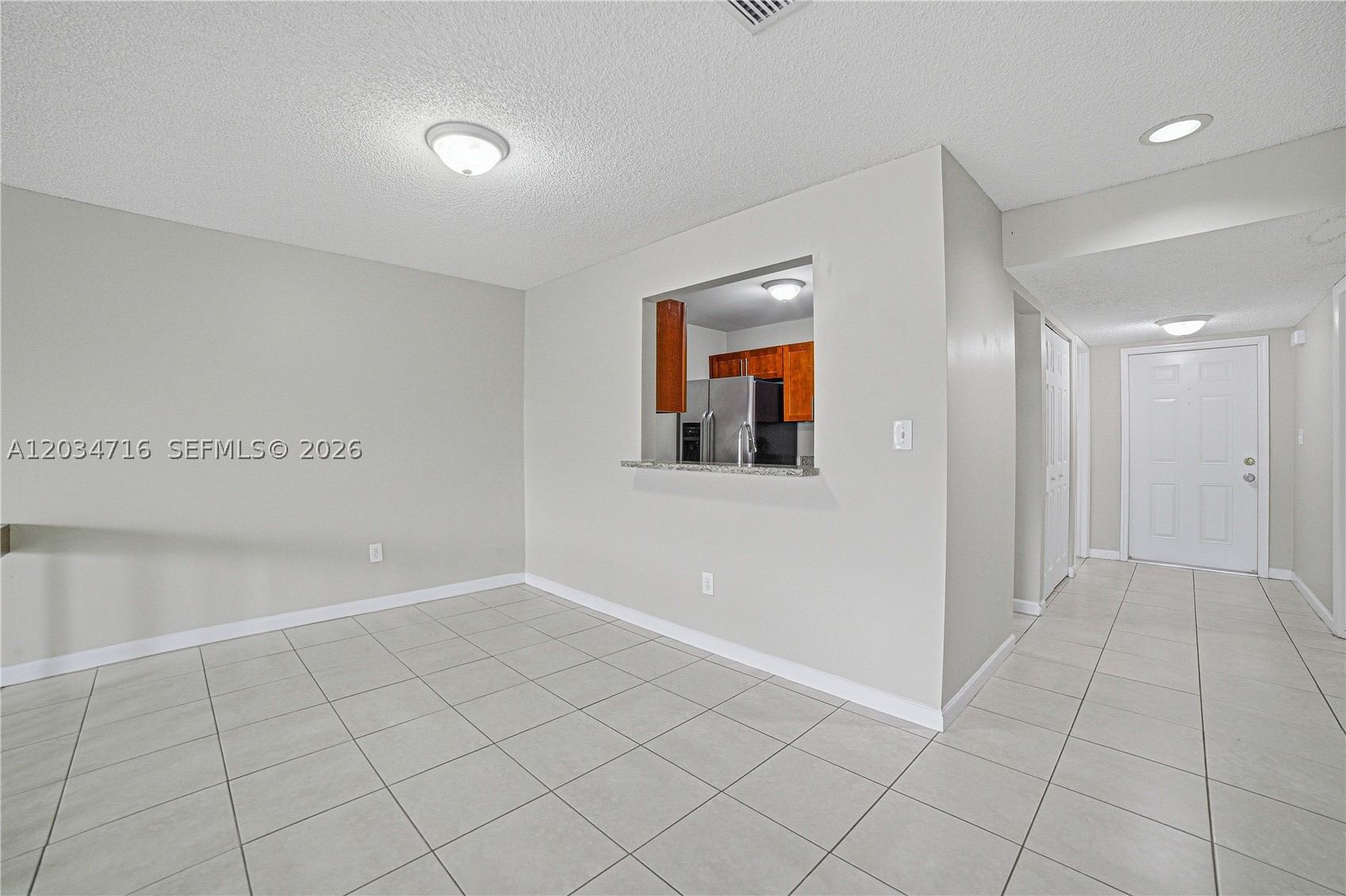 TOWNHOMES OF COUNTRY LAKE - Residential