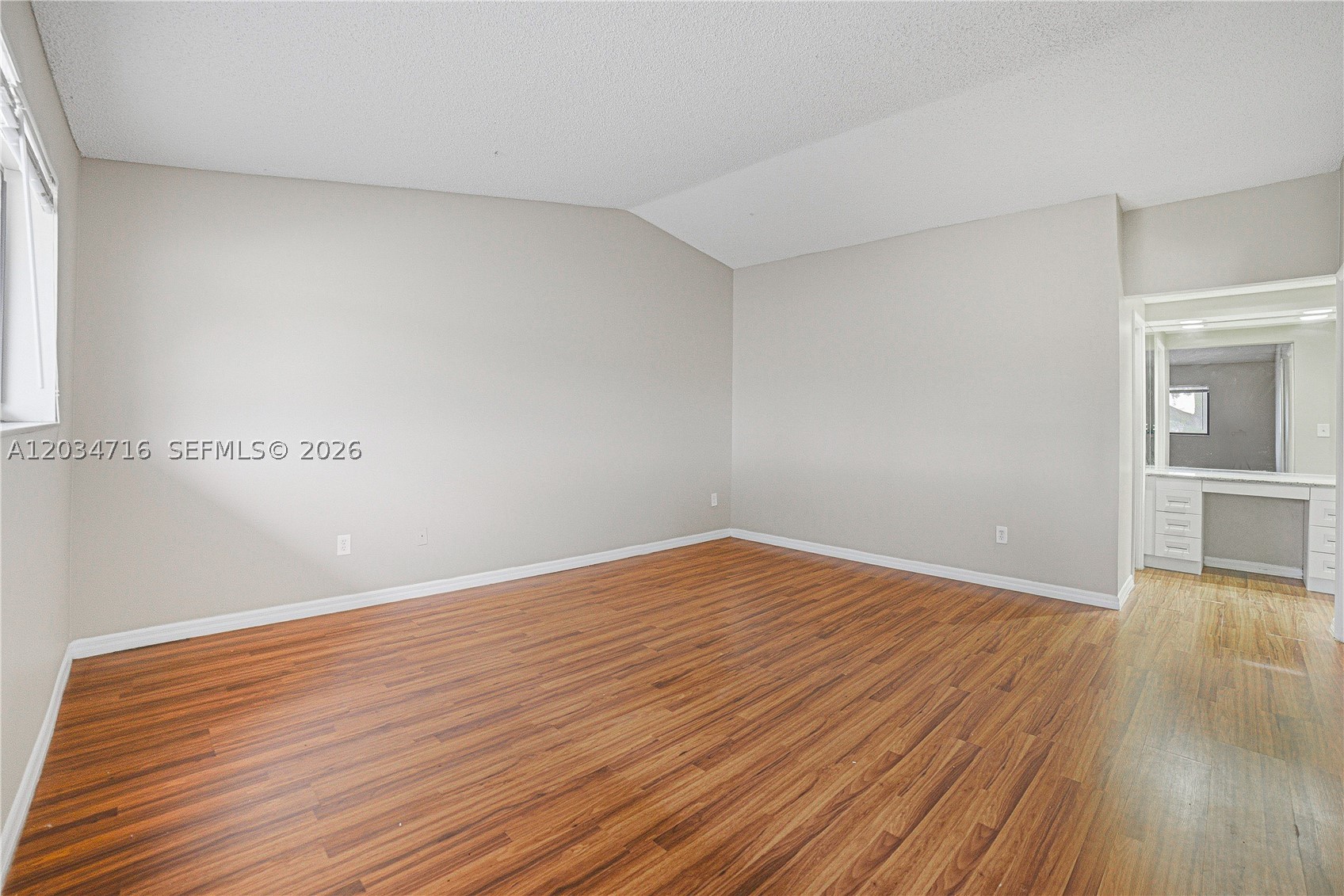 TOWNHOMES OF COUNTRY LAKE - Residential