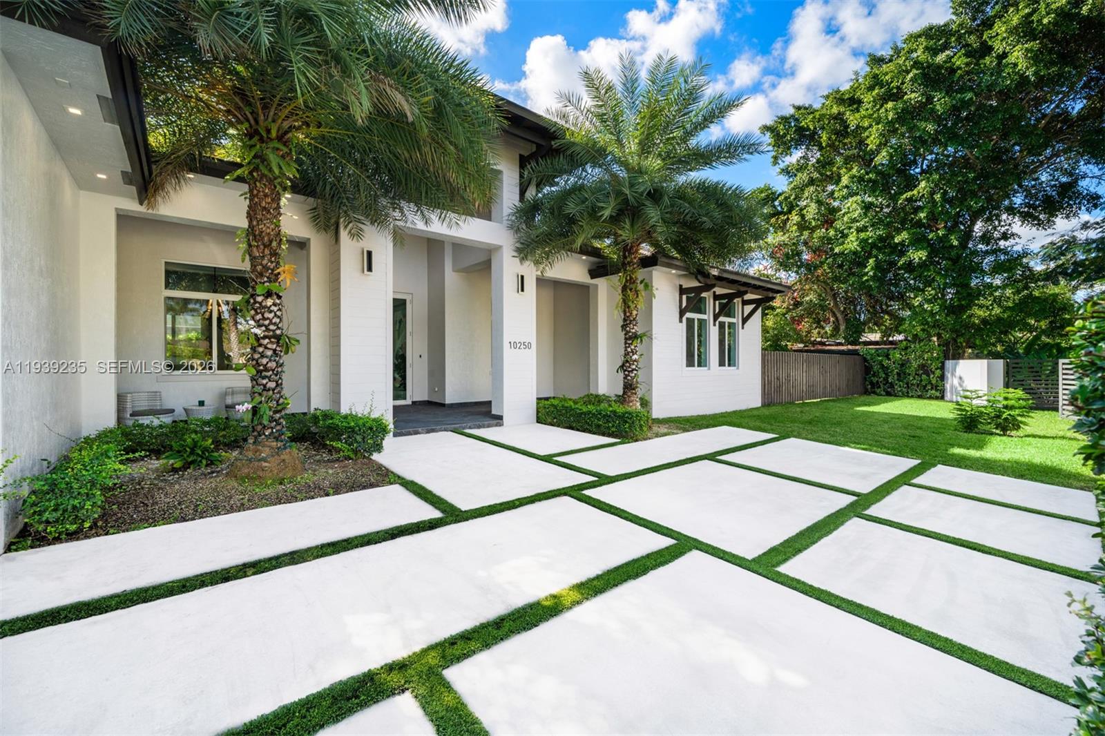 WEST GROVE ESTATES - Residential