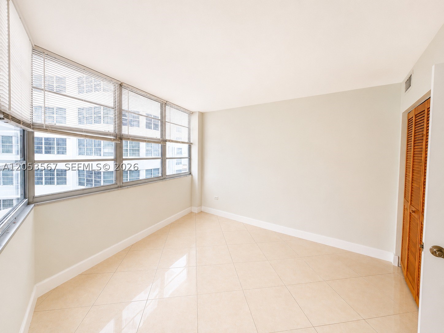 FOUR AMBASSADORS CONDO PH - Residential