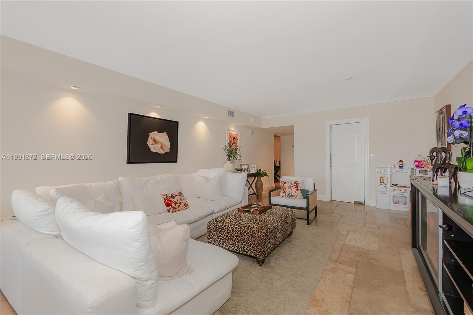 MAR-AZUL CONDO - Residential