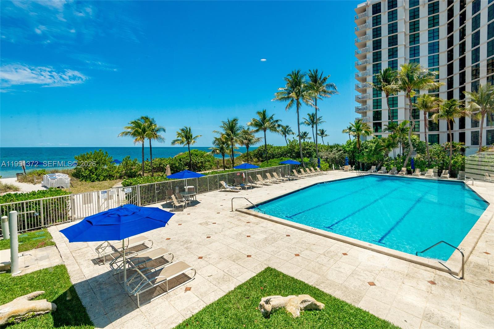 MAR-AZUL CONDO - Residential