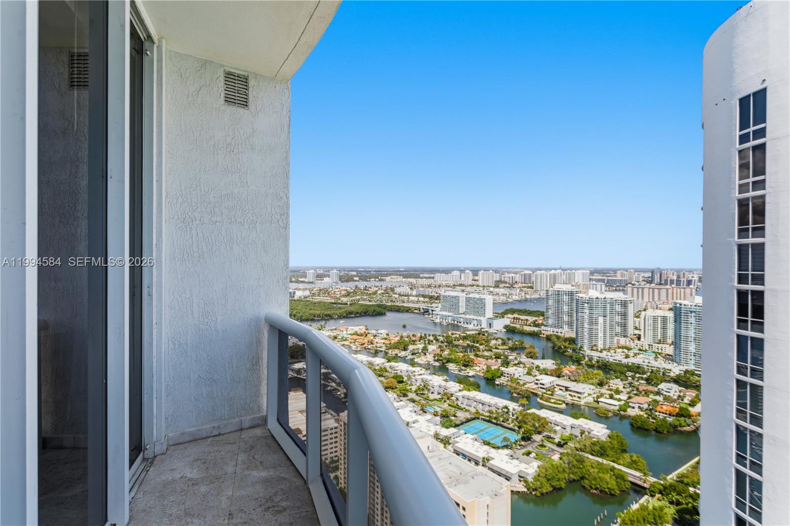 TDR TOWER III CONDO - Residential