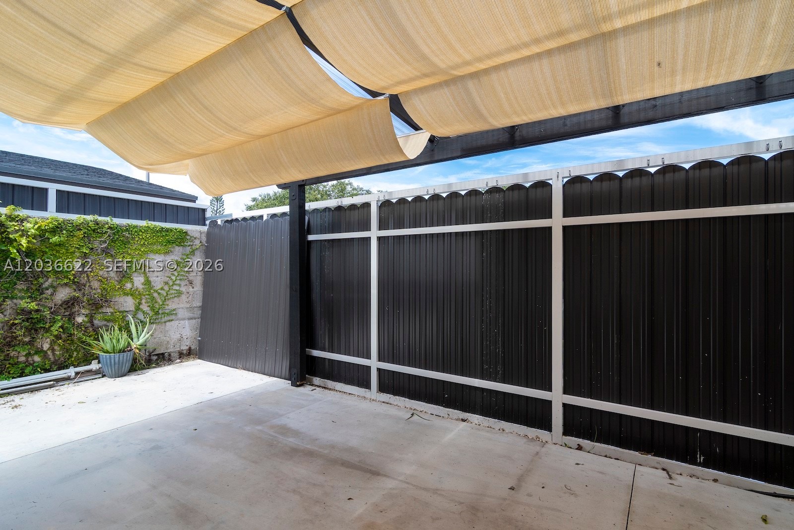 CORAL VILLAS REV - Residential Lease