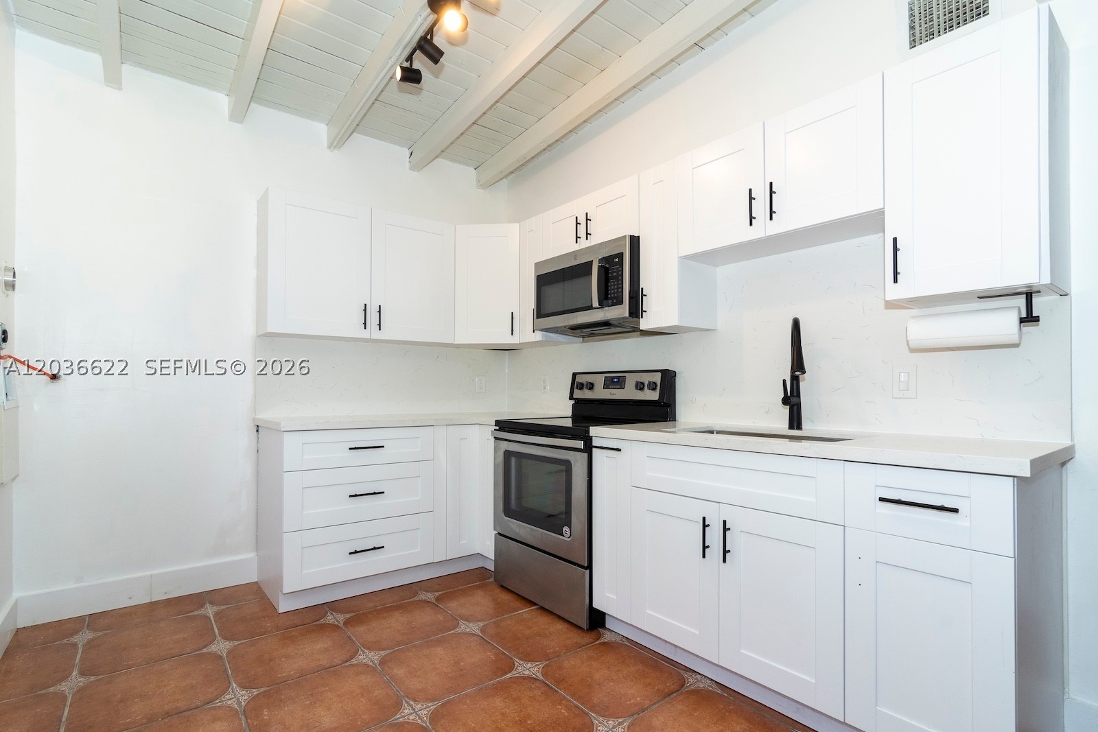 CORAL VILLAS REV - Residential Lease