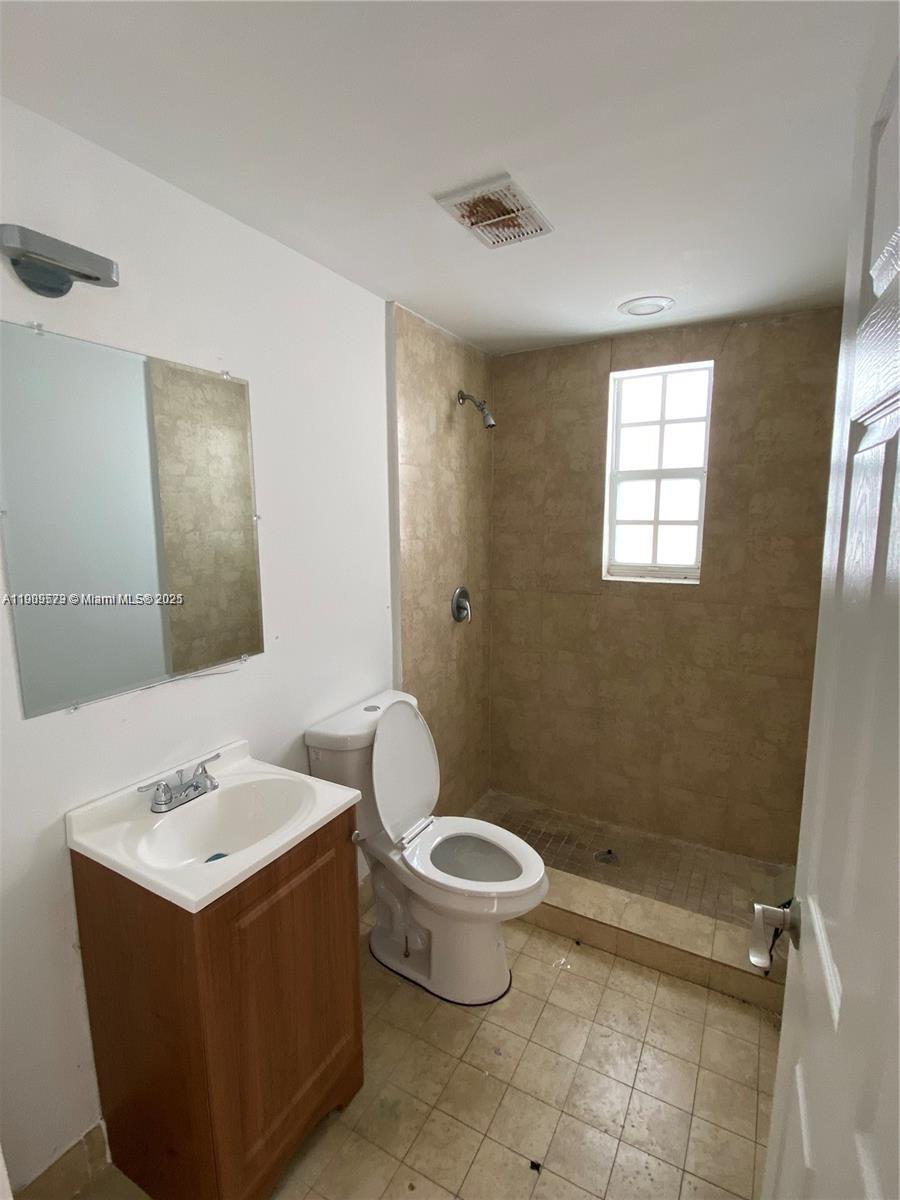 MERIDIAN DECO CONDO - Residential Lease
