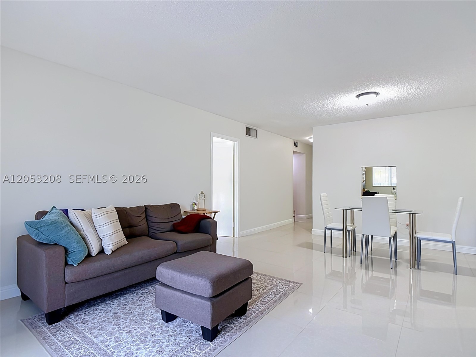 VILLAGE OF KINGS CREEK CON - Residential