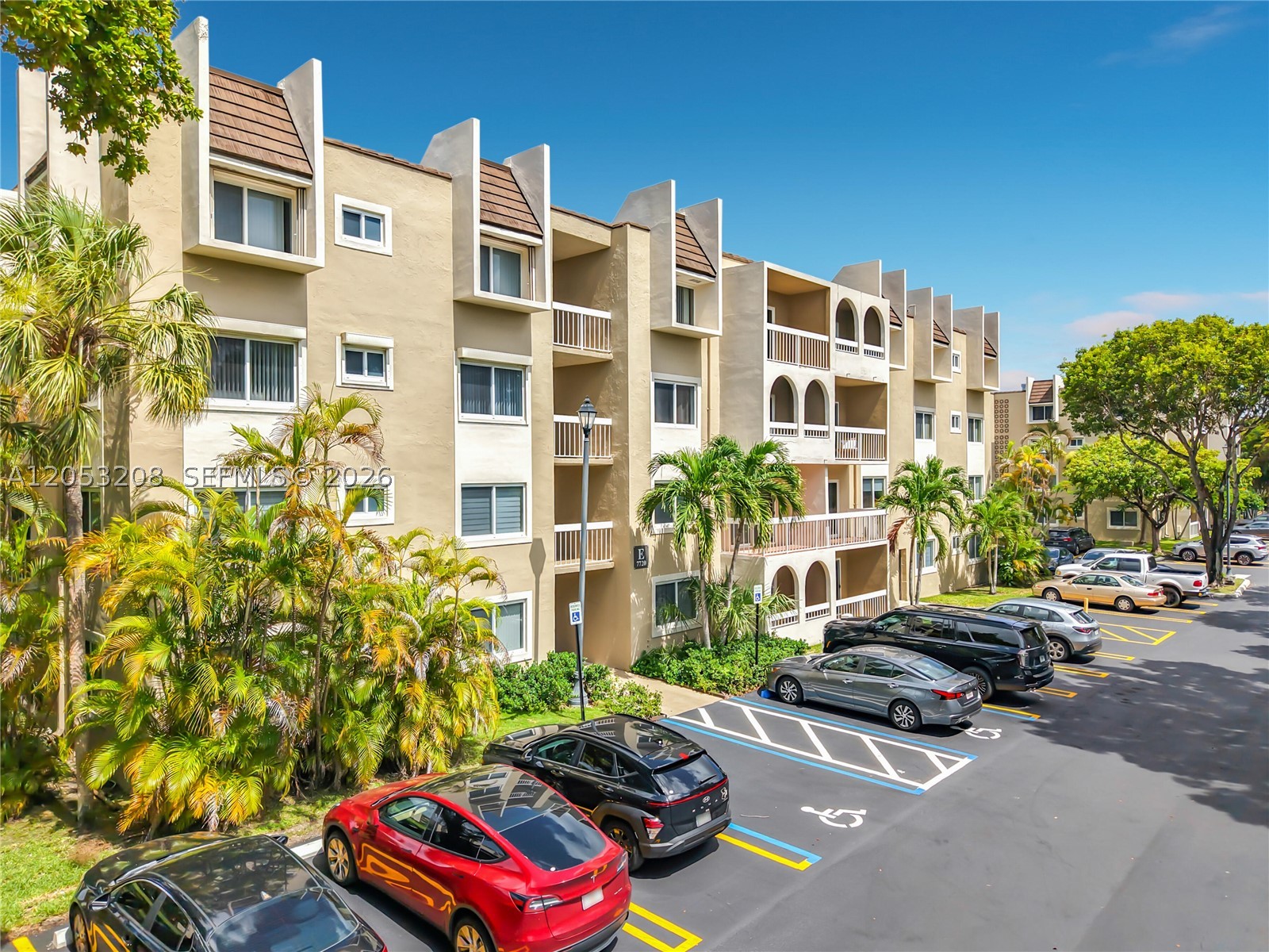 VILLAGE OF KINGS CREEK CON - Residential